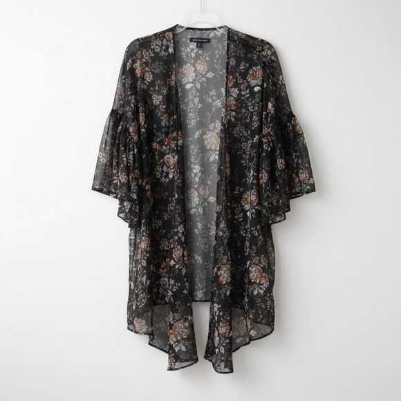 American Eagle Outfitters Sweaters - American Eagle Outfitters Floral Kimono
